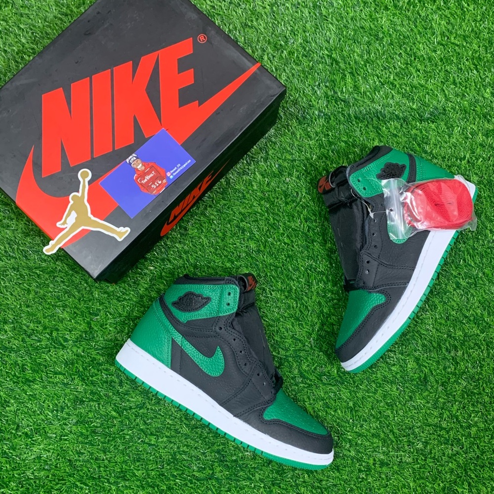 2020 Air Jordan 1 Retro High OG “Pine Green 2.0” - Picture 12 of 13